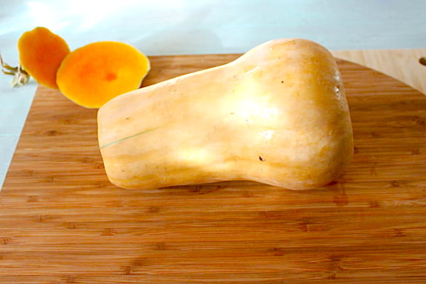 L Astuce Pour Couper Une Courge Butternut En Cubes Facilement