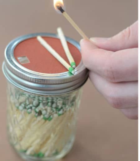 boite d'allumettes faite dans un bocal