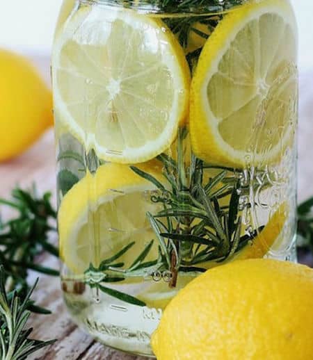 désodorisant fait maison dans un bocal