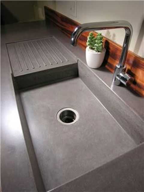 &eacute;vier moderne b&eacute;ton