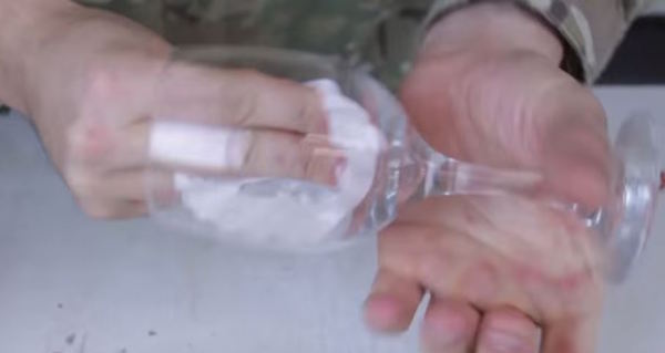 essuyez les verres humides avec un filtre à café