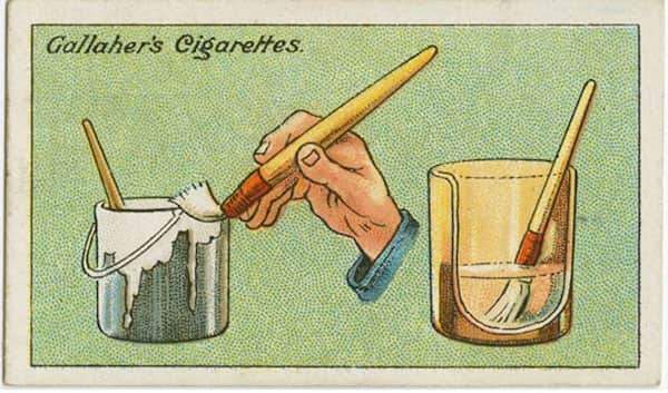 L'astuce d'autrefois qui marche encore aujourd'hui pour préserver les poils d'un pinceau.