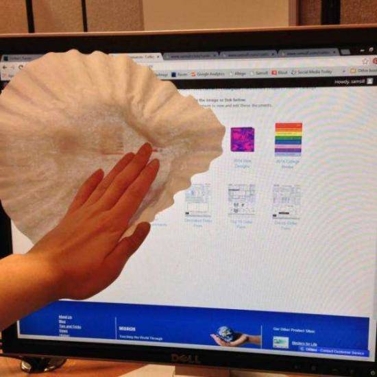 Nettoyez les écrans avec un filtre à café