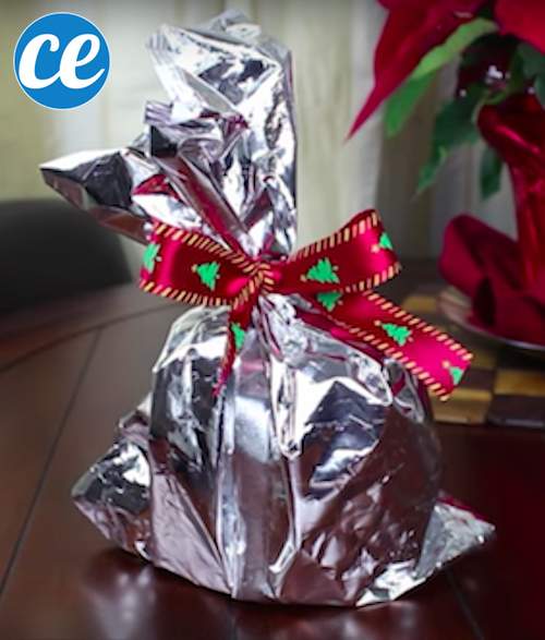 L’astuce de Noël pour faire un cadeau dernière minute avec un paquet de chips.