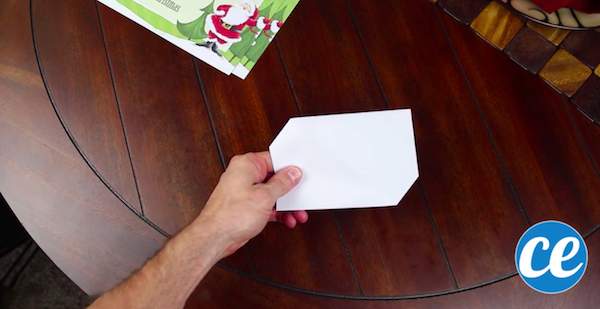 L’astuce de Noël pour faire des enveloppes avec une lettre.