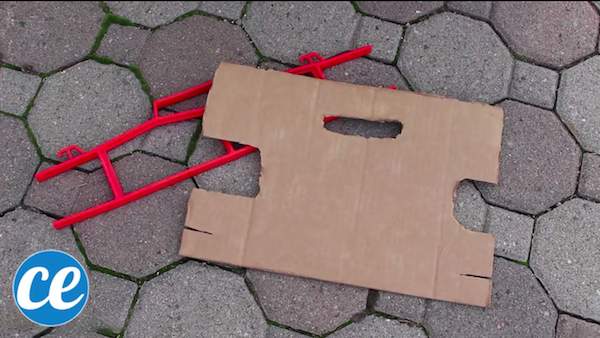 L’astuce de Noël pour ranger votre guirlande avec un bout de carton.