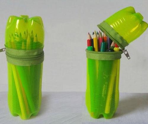 trousse faite dans bouteille plastique verte