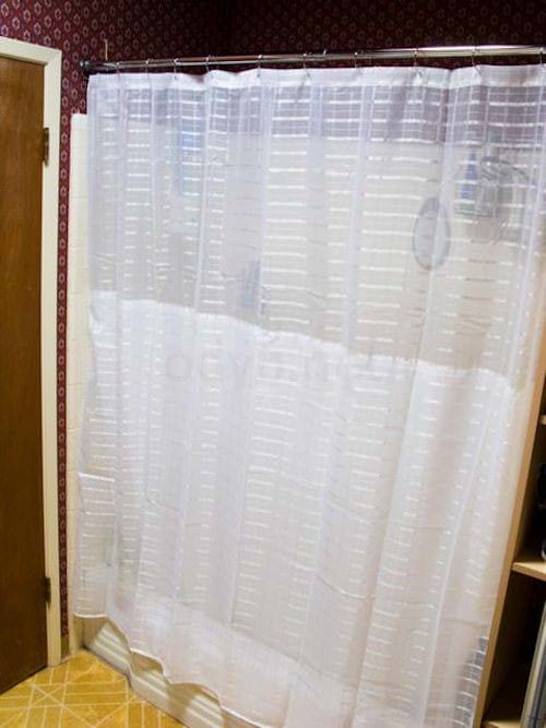 nettoyer toute la salle de bain rideau de douche