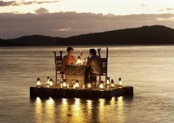 buvard et fer à repasser enlèvent les taches de bougie