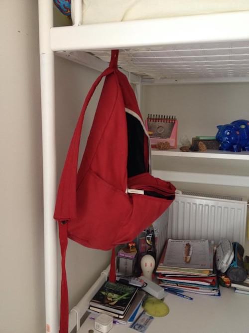 Astuce de lecteur : utiliser un feutre pour accrocher un sac à dos