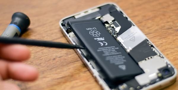 Pensez &agrave; changer la batterie iPhone r&eacute;guli&egrave;rement pour garder de bonne performance