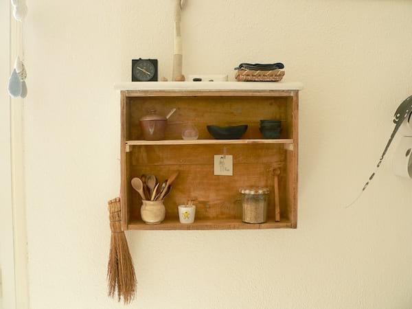 étagère faite avec un tiroir