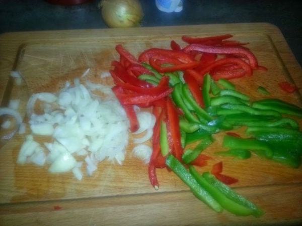 Oignons et poivrons coupés