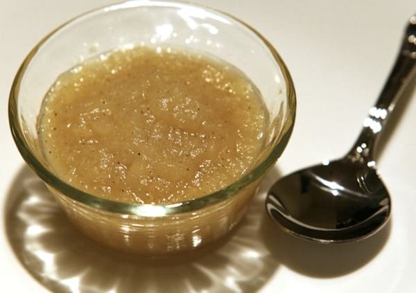 les chiens peuvent manger de la compote de pommes avec modération