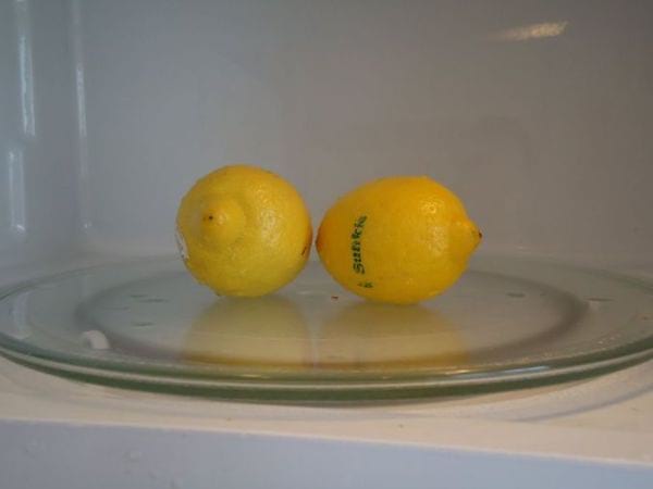 Micro-ondes pour sortir plus de jus d'un citron pressé