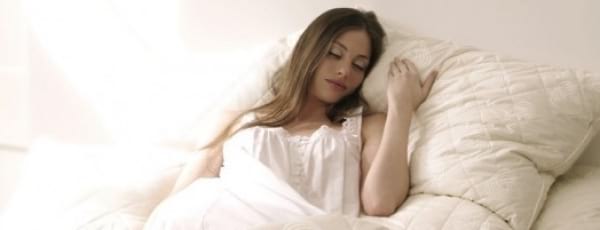 Dormir sur beaucoup d'oreillers permet de moins ronfler