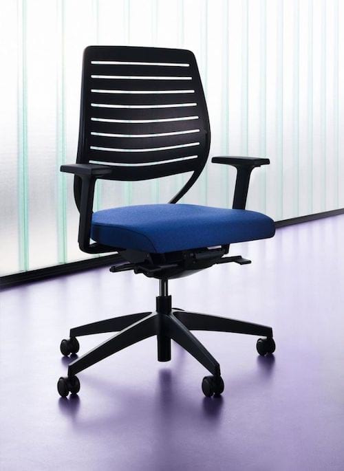 Bien régler votre siège de bureau pour ne plus avoir mal au dos.