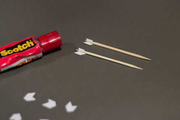 des cure-dents en forme de flèche pour la Saint Valentin