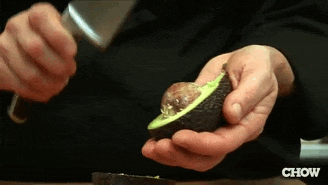 Comment dénoyauter un avocat comme un grand chef