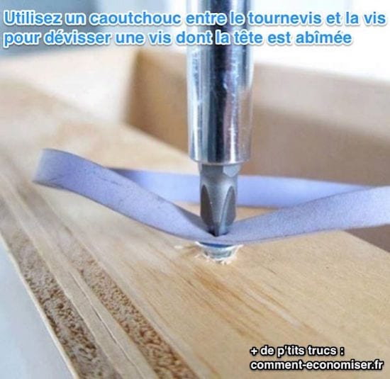 Mettez un caoutchouc pour dévisser une tête de vis usée