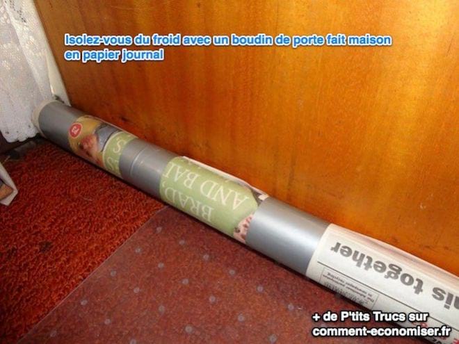 Boudin de porte en papier journal pour s'isoler du froid