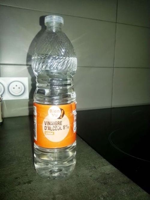 Bouteille de vinaigre blanc