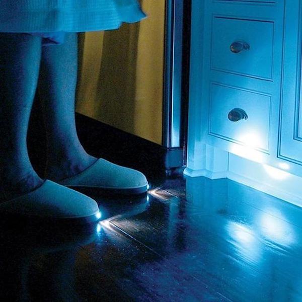 Chaussons avec des lumières pour se déplacer la nuit facilement
