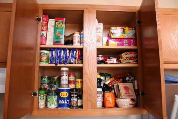 attention aux dates de péremption des produits pour ne pas gaspiller