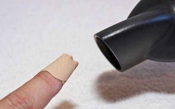 enlever pansement sans douleur