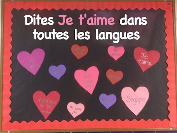 un tableau de coeurs en langue étrangère