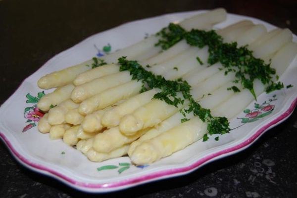 asperges blanches persils