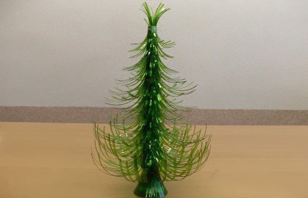 Arbre de Noel en bouteille en plastique