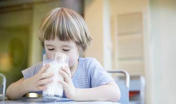 boire du lait au petit déjeuner