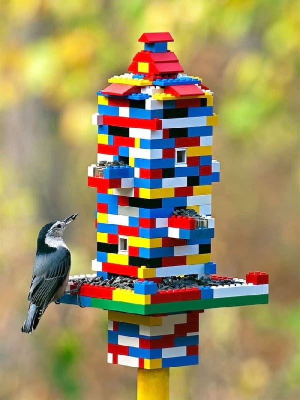 maison pour oiseau en Légo