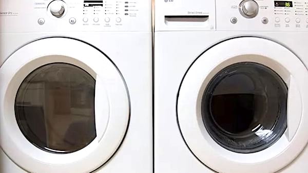 astuce pour défroisser les vêtements avec sèche-linge