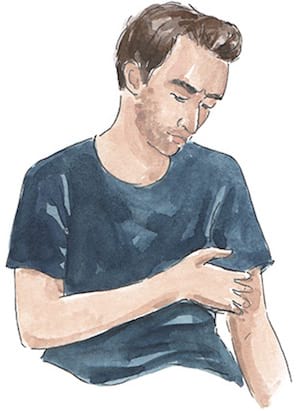 un homme qui se gratte a cause d'une piqûre de moustique