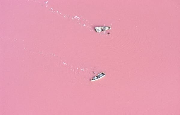 Le lac Rose sur la presqu'île du Cap-Vert au Sénégal