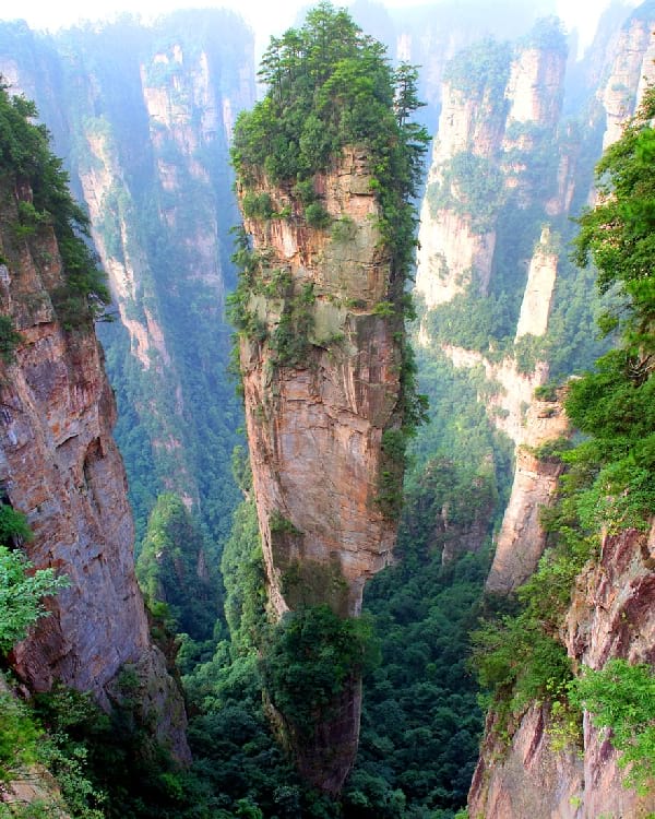 Les monts Tianzi de Zhangjiajie en Chine