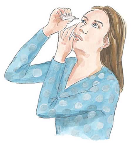 se mettre des gouttes dans les yeux avec le remède maison