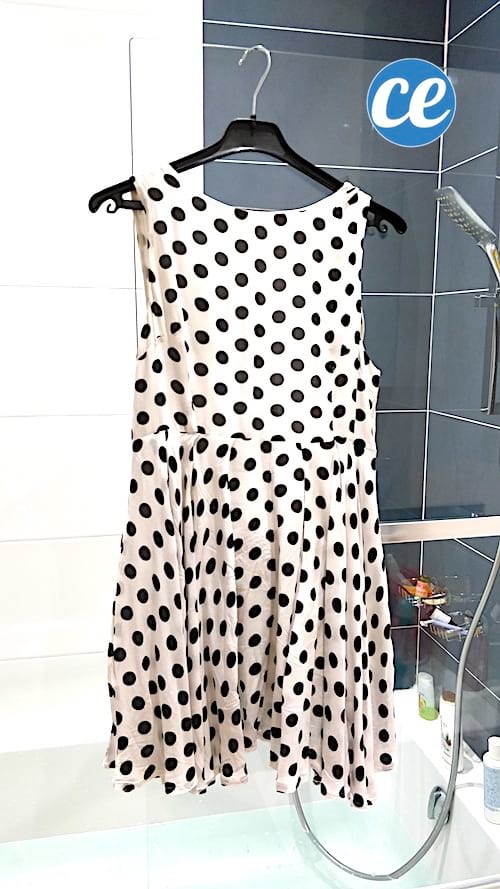 pendre ses vetements dans la vapeur de la douche