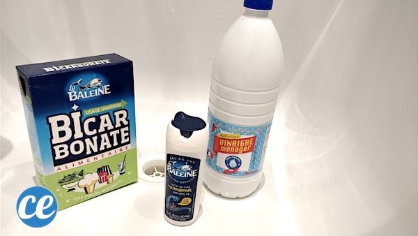 déboucher une canalisation avec du sel, du bicarbonate et du vinaigre