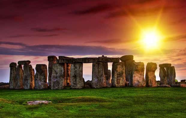 Couché de soleil Stonehenge en Angleterre