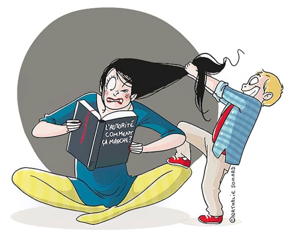 dessin qui montre un enfant qui tire les cheveux de sa mère tandis qu'elle lit un livre