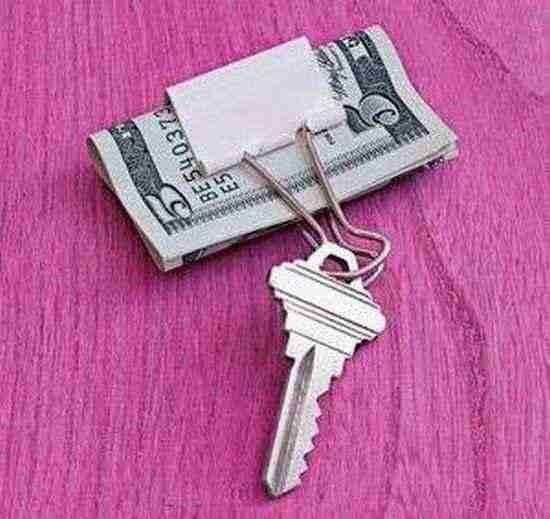 accrochez vos clés et vos billets pour sortir léger