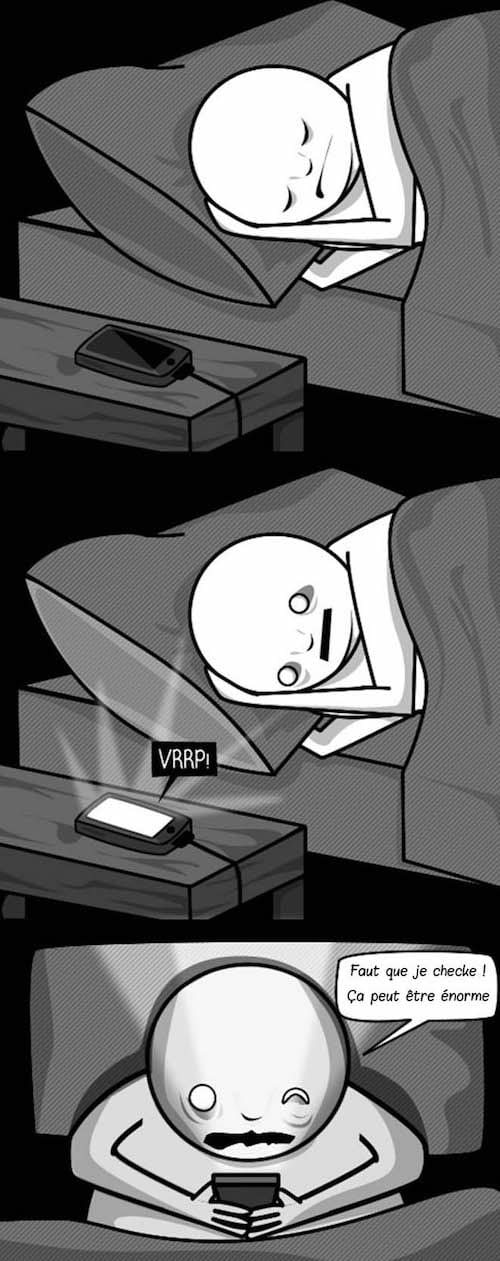consulter son smartphone en pleine nuit