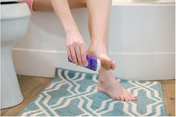 Put deodorant on high-risk areas of the feet to avoid blisters