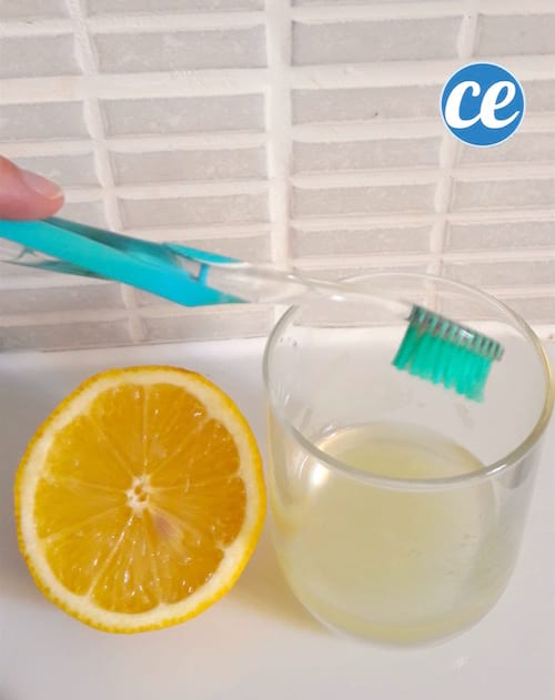 un jus de citron pour blanchir les dents