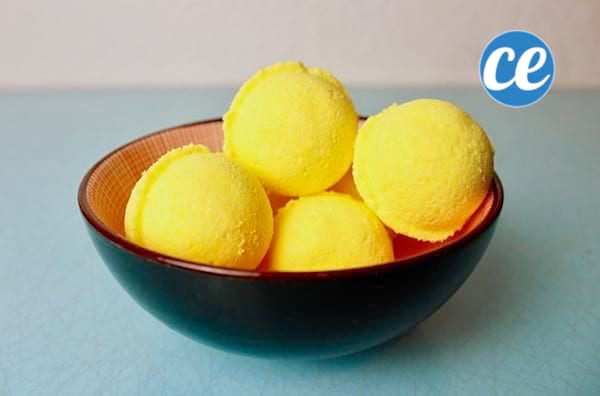 Des boules de bain effervescentes façon Lush.