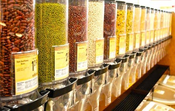 Pour éliminer le plastique de votre vie, Achetez vos aliments en vrac.