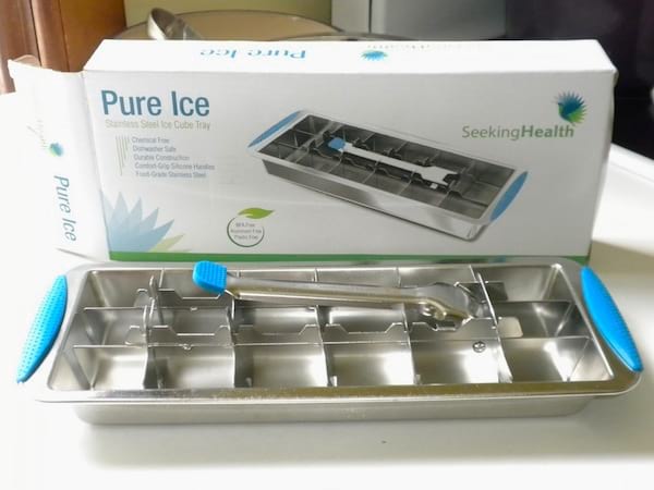 Pour éliminer le plastique de votre vie, utilisez un bac à glaçons en acier inoxydable.